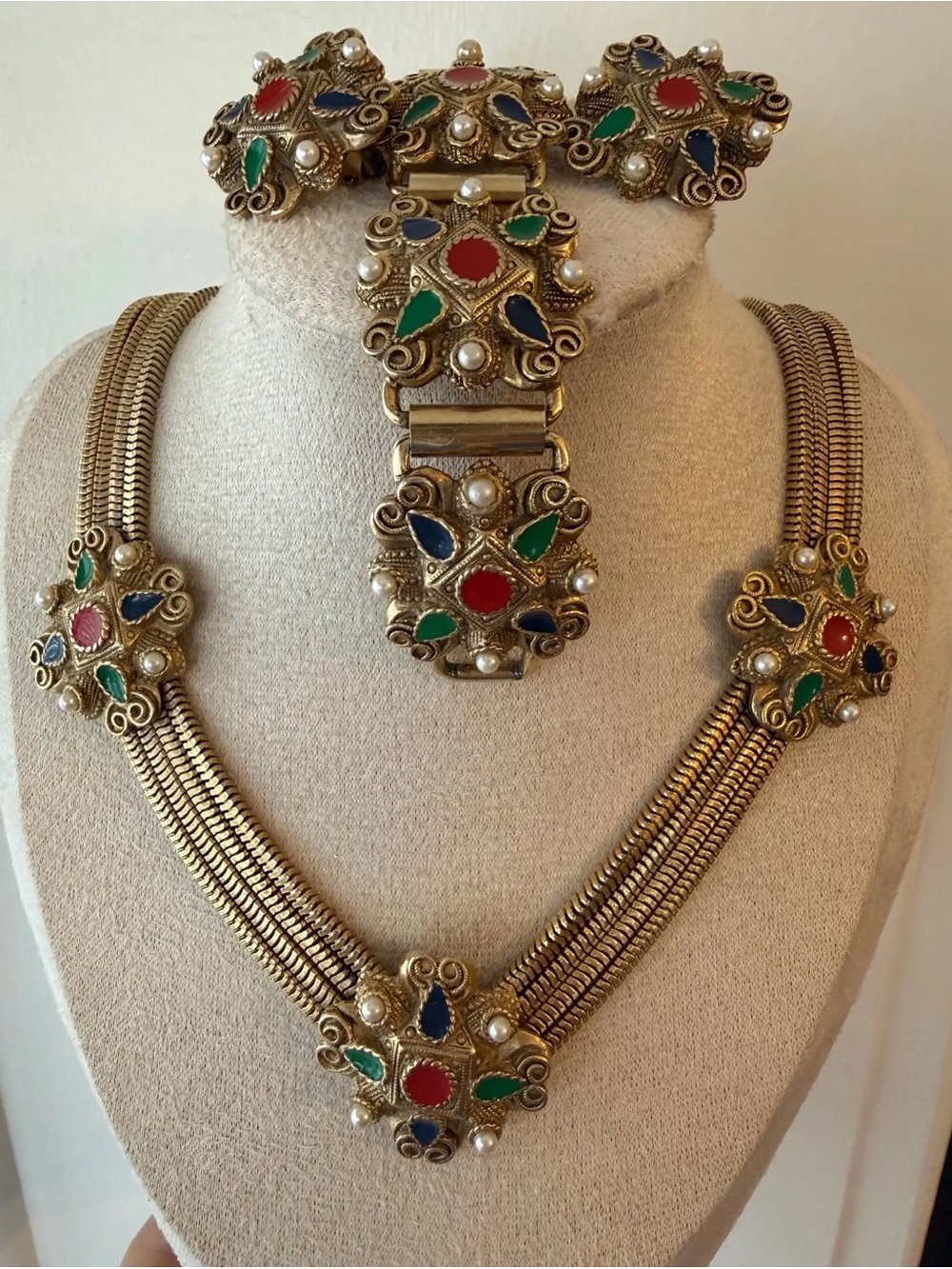 Gem Craft Set - Multicolor Floral Statement Necklace, Earrings and Bracelet Set - Picture 6 of 6
